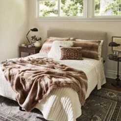 Londonberry Turned Metal Accent Table Black - Threshold 18 Londonberry Turned Metal Accent Table Black - Threshold -Home Furniture Shop GUEST 44ede14b fd70 499f 8598 6900caa64fb1